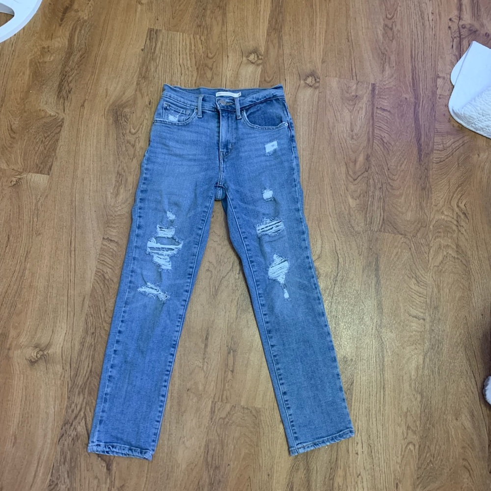 Levi’s high rise straight distressed jeans